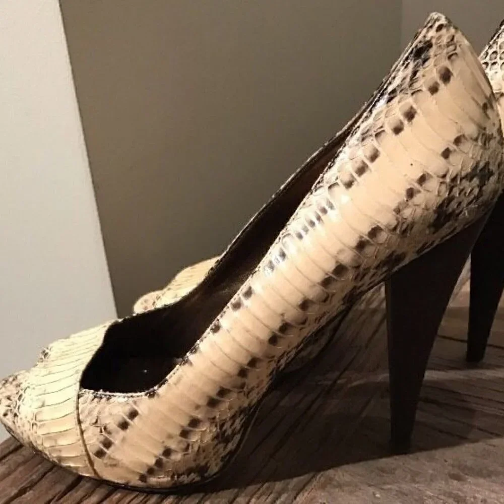 Aldo Sz 38 Beige Gray Snakeskin Peep Toe Pumps